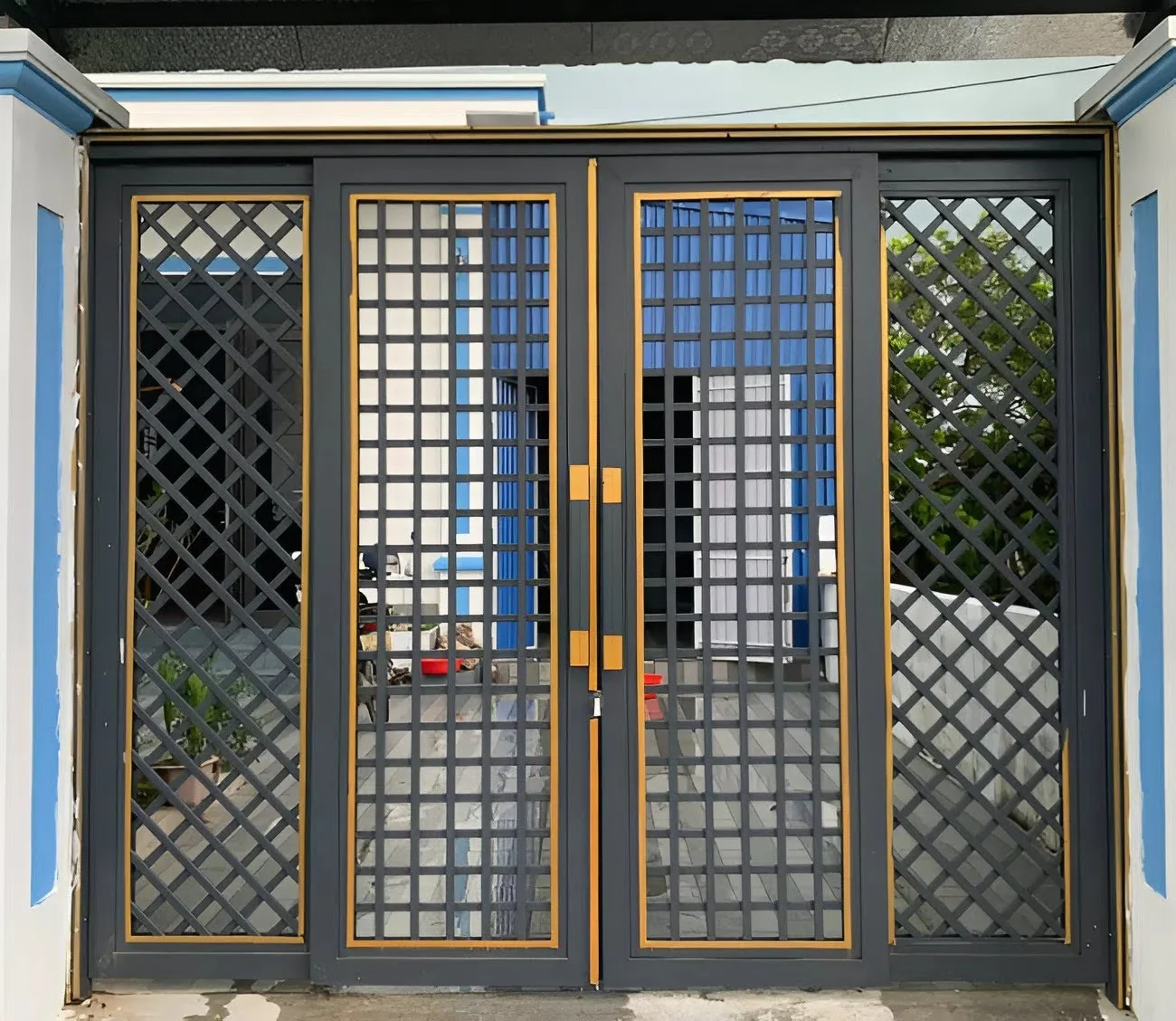 Mẫu cổng sắt hộp 4 cánh đẹp, bền chắc