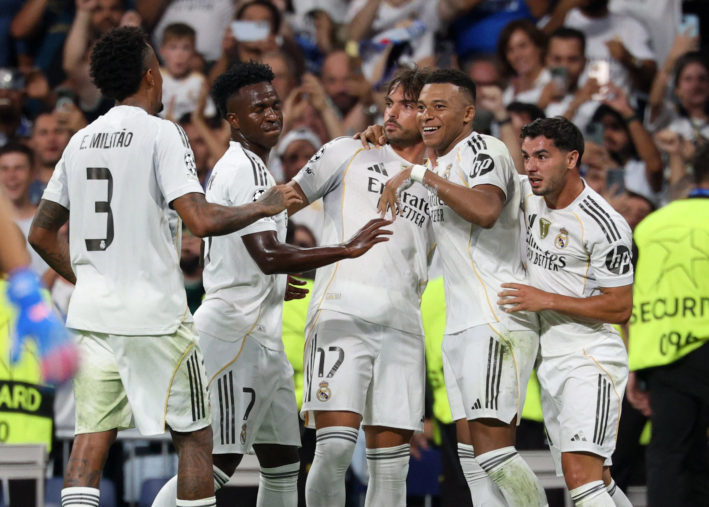 Real Madrid, Arsenal thắng trận ra quân Champions League