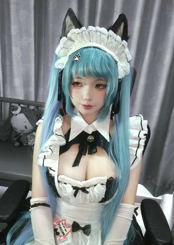 gái xinh vú to cosplay 12