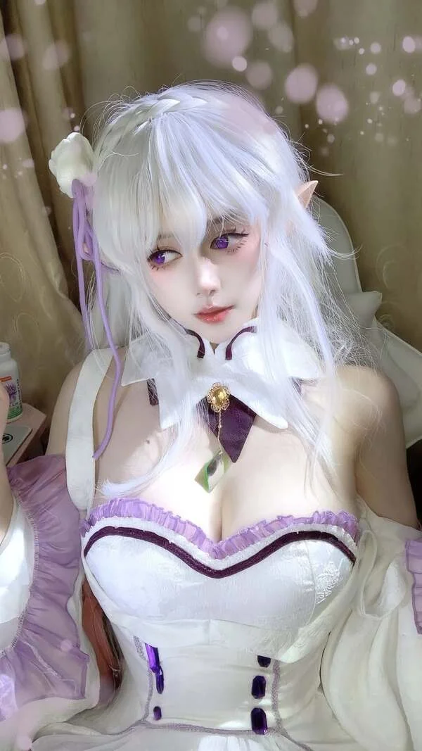 gái xinh vú to cosplay 15