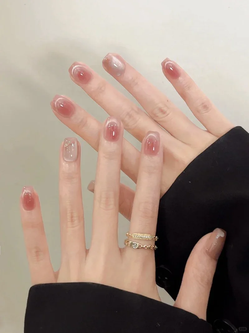 Mẫu nail mắt mèo tone màu trong trẻo
