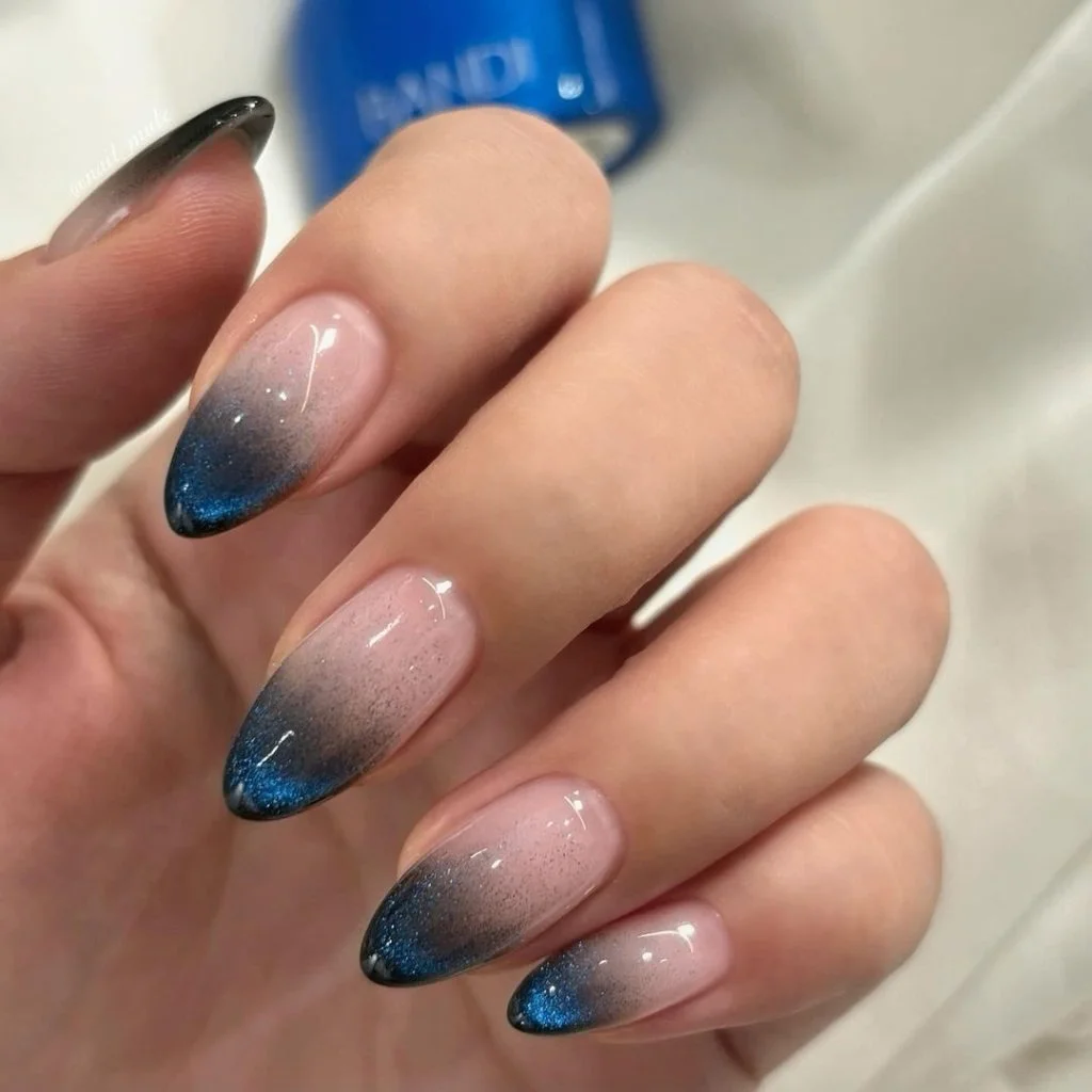 Mẫu nail mắt mèo ombre xanh đen nổi bật