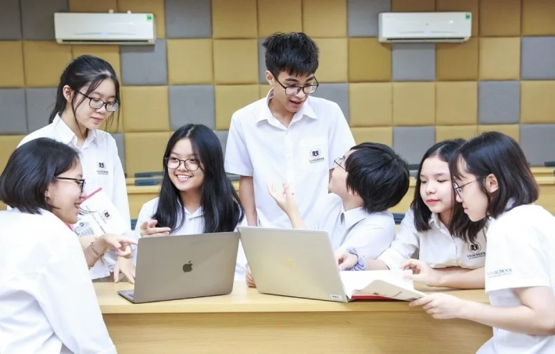 Vẽ tranh nghề nghiệp tương lai giúp học sinh nuôi dưỡng ước mơ và định hướng tương lai. (Nguồn Internet)