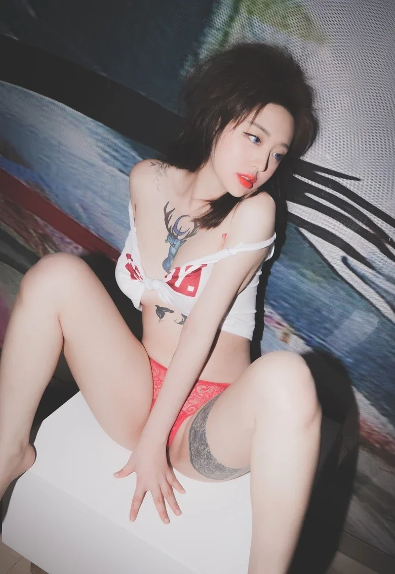 Hình gái đẹp bóp vú đầy đặn nóng hổi