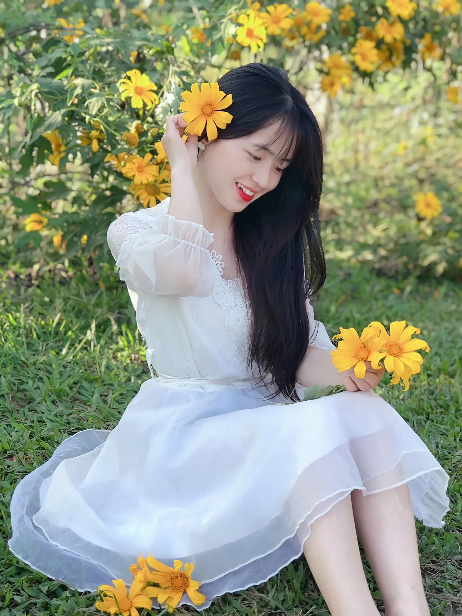 Ngẩn ngơ trước vẻ đẹp tuổi 20 của cô gái từng "gây sốt” mạng xã hội chỉ với một bức ảnh