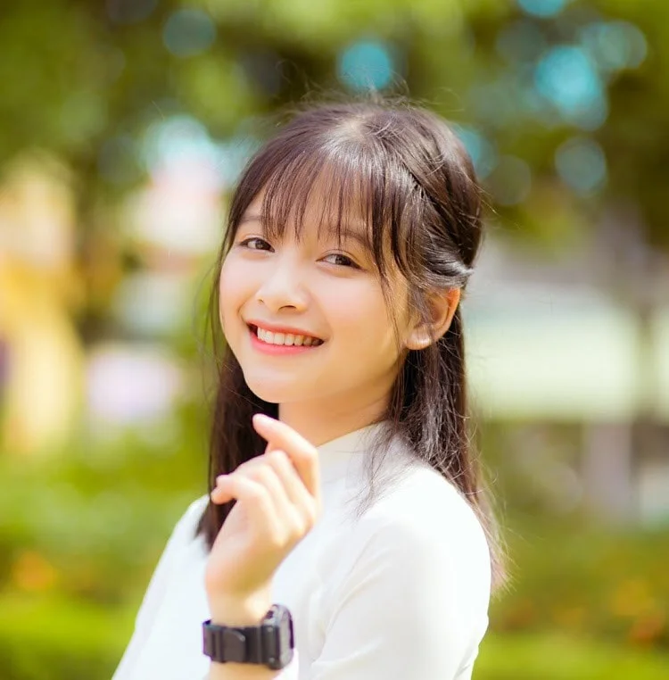 Loạt ảnh đời thường của gái xinh hot nhất mùa kỷ yếu xứ Nghệ, cười một cái là gây say nắng trên diện rộng